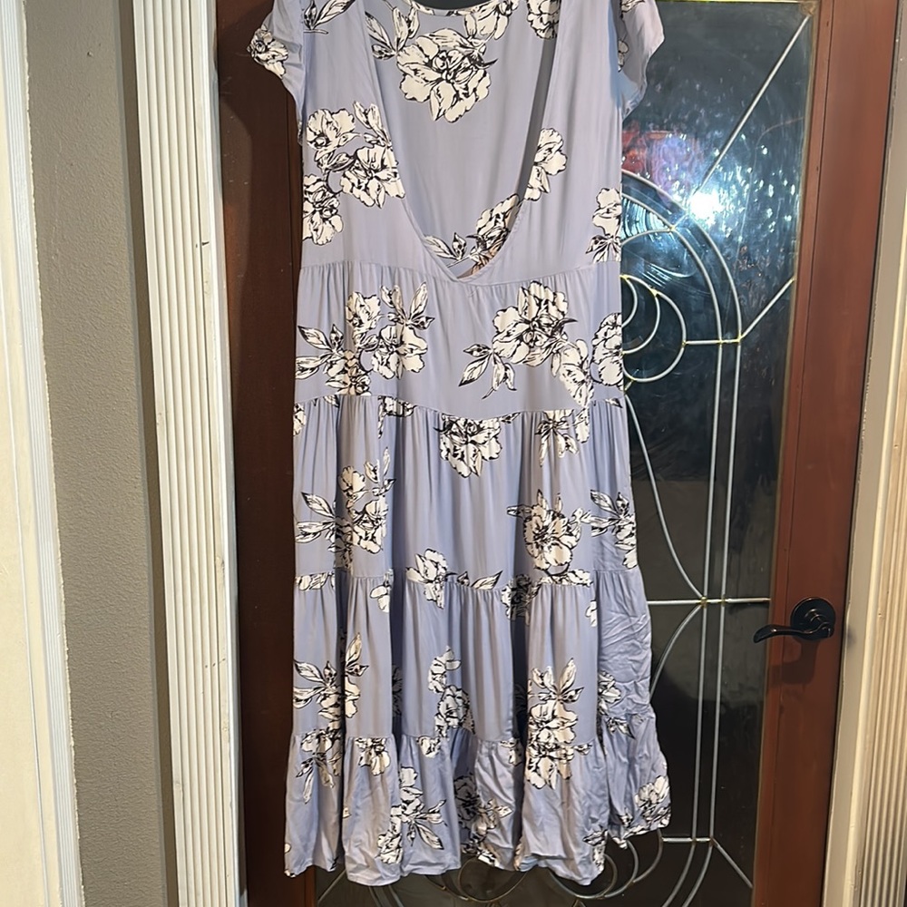 Dress - Picture 3 of 3